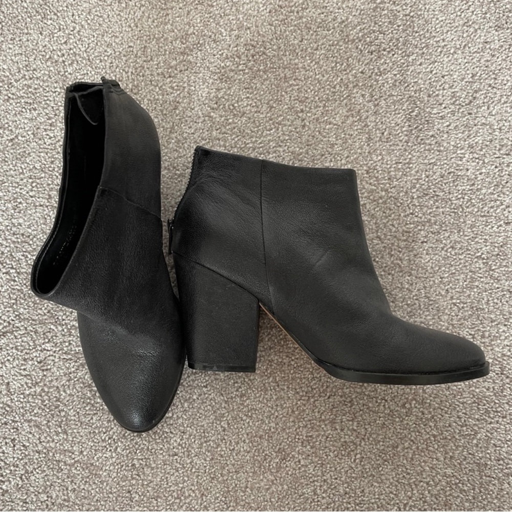 Cole Haan Black Leather Booties Size 7 Barely Worn